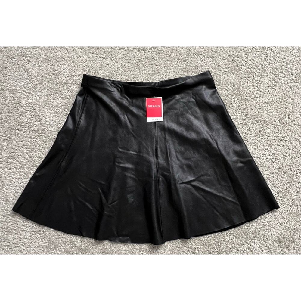 Spanx Faux Leather Flouncy Skirt 50156R New With Tag Medium Black